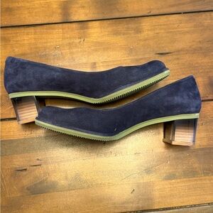 Audley London Suede Block Heel Pumps – Navy – Size 39 (8.5 US)